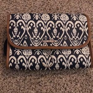 Adorable Stella and dot travel cosmetic bag